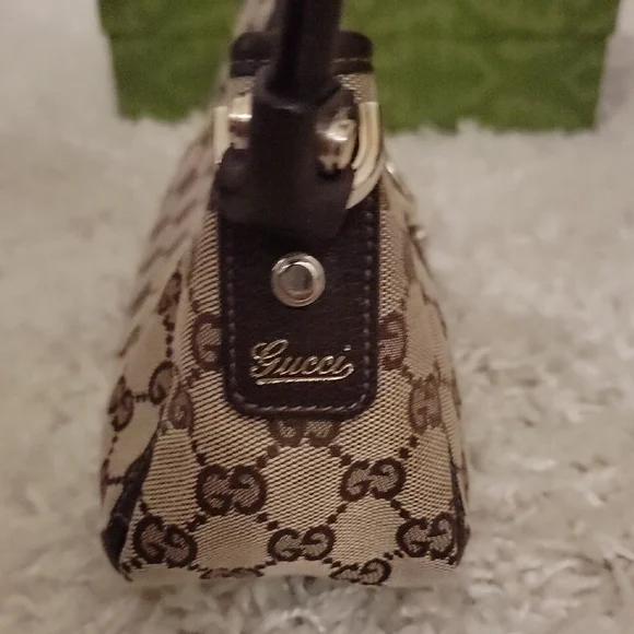 Gucci Beige and Brown GG Canvas Shoulder Bag - Picture 5 of 10